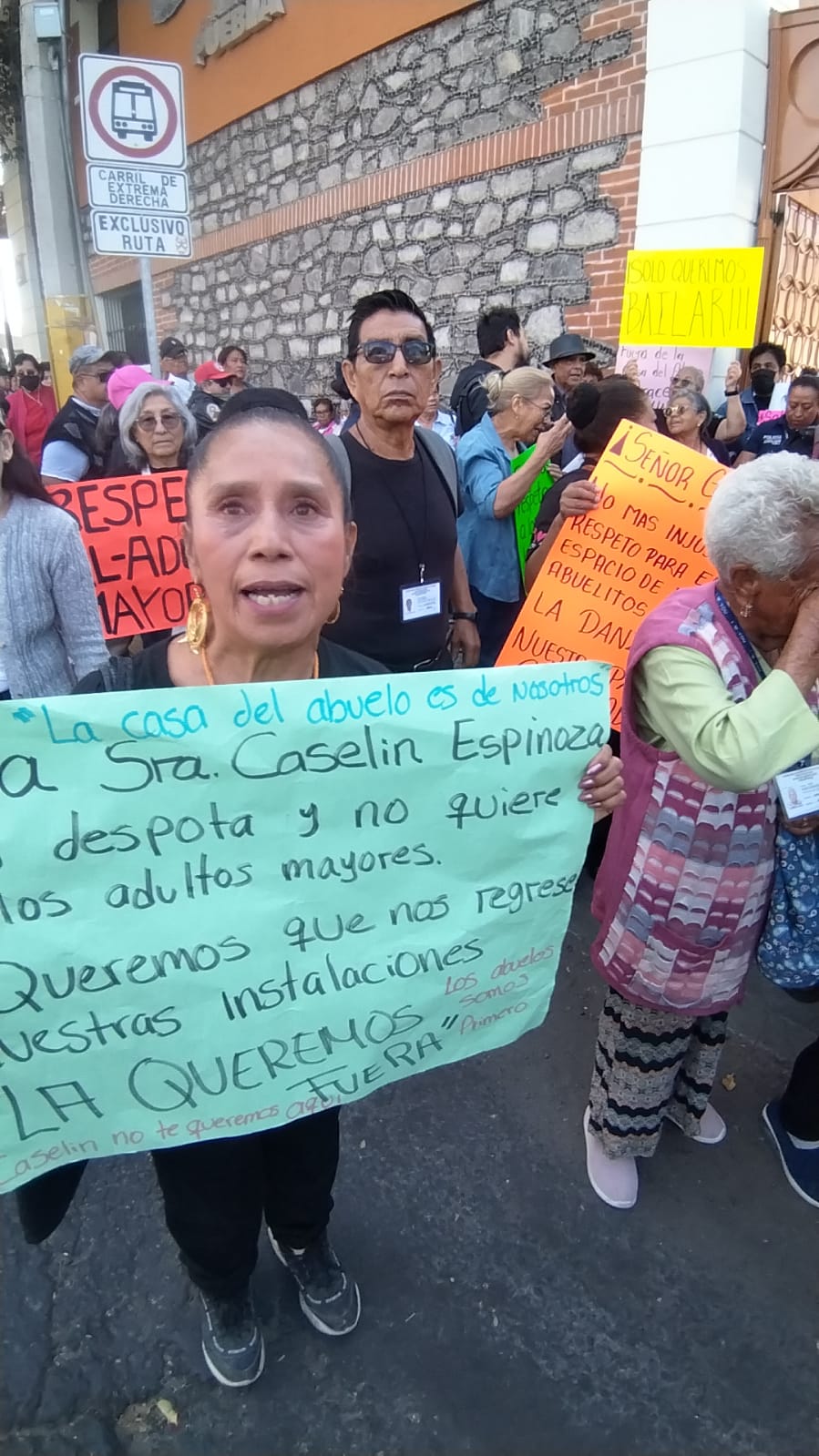 Denunciaron la presunta falta de servicios básicos como agua, malos tratos y la negativa de la coordinadora de la Casa del Abue