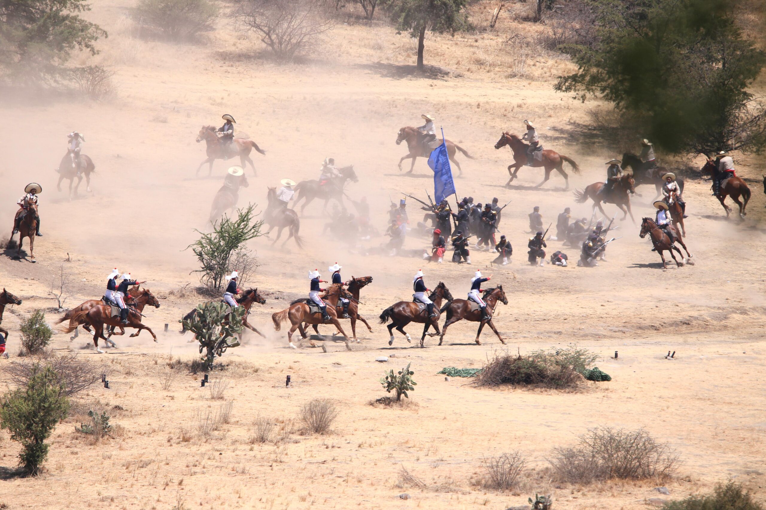 A 163 años dela Batalla de Puebla, más de dos mil soldados participaron en una gran recreación, un acto de profundo simbolismo nacional