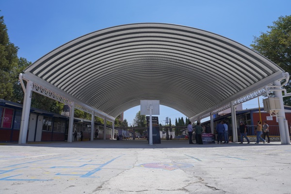 Inaugura Pepe Chedraui techado escolar en la Primaria Club de Leones