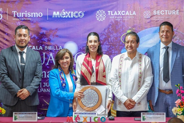 Presenta gobernadora de Tlaxcala en CDMX la temporada de avistamiento de luciérnagas