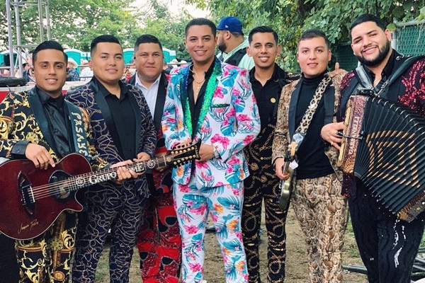 Problemas con visas obligan a Grupo Firme a cancelar presentación en Estados Unidos