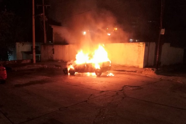 Sinaloa vive una jornada de violencia reportan balaceras, autos incendiados y viviendas baleadas