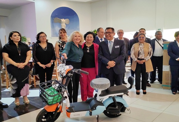 UATx | Festejan con STUAT a madres universitarias