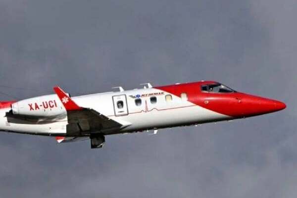 Equipos de búsqueda y rescate de la Fuerza Aérea, Policía, y bomberos de Chile buscan el avión en el lugar donde se perdió el contacto
