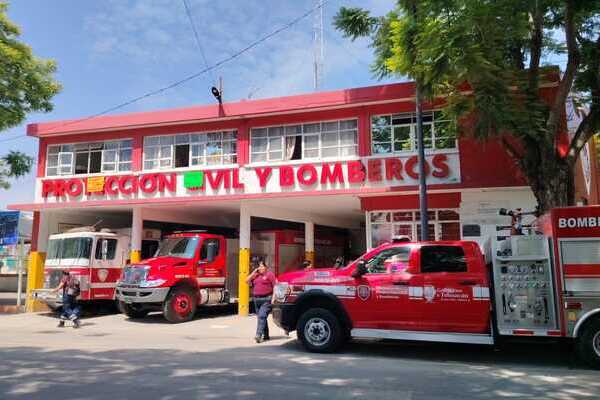 Protestan elementos de Bomberos y Protección Civil de Tehuacán; exigen mejores condiciones laborales