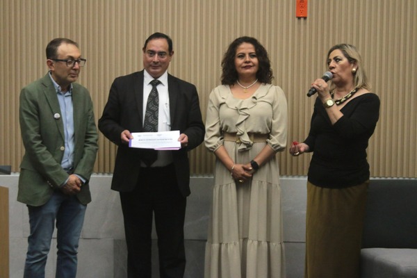 La conferencia magistral fue encabezada por el doctor Juan Pablo Salazar Andreu, quien abordó aspectos de la historia constitucional de Puebla