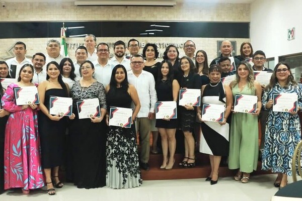 El 3 de mayo se efectuó la graduación de la Maestría en Derechos Políticos CIJUREP-UATx, en el Instituto Electoral y Participación Ciudadana de Yucatán