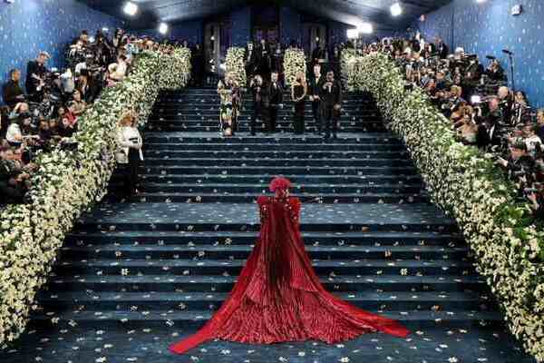 La Met Gala de este año recauda fondos para el Instituto del Vestuario del Museo Metropolitano, el tema de este año: “Tailored for You”
