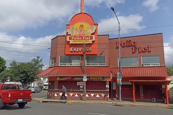 Clausuran COEPRIST 8 pollerías en Tlaxcala: 4 de pollo crudo y 4 de pollo cocido