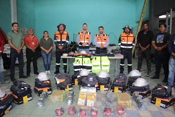 Entregó Ayuntamiento de Puebla uniformes a personal de la Secretaría de Movilidad e Infraestructura