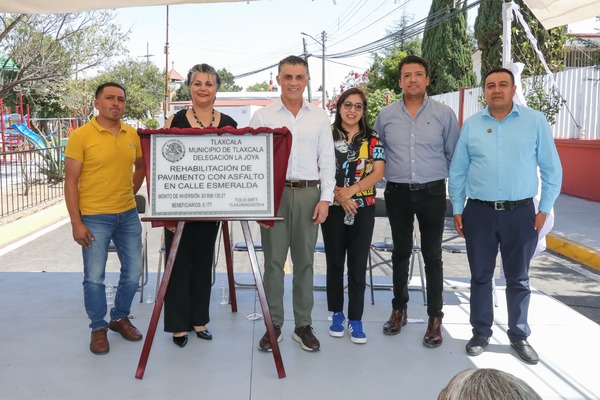 Por el programa de mejora a la infraestructura vial, el presidente Sánchez García, entregó la rehabilitación de una calle en la colonia La Joya