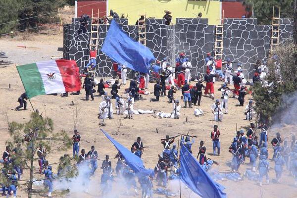 A 163 años dela Batalla de Puebla, más de dos mil soldados participaron en una gran recreación, un acto de profundo simbolismo nacional