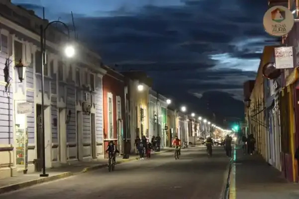 Algunas juntas auxiliares de San Pedro ya reportan el regreso de la energía eléctrica en domicilios particulares