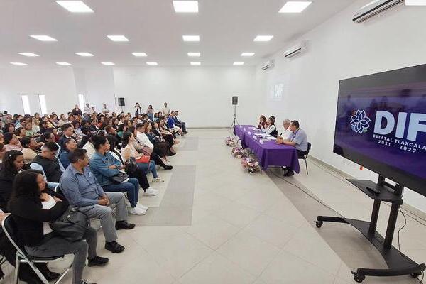 Se llevó a cabo una reunión informativa para presentar la estrategia de transición de desayuno frío a caliente en escuelas públicas básicas en Tlaxcala