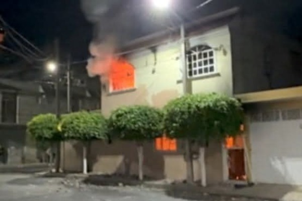 Identifican a dos hombres como responsables azuzar incendio de casa y local, e intento de linchamiento, en Tehuacán: Segob Puebla