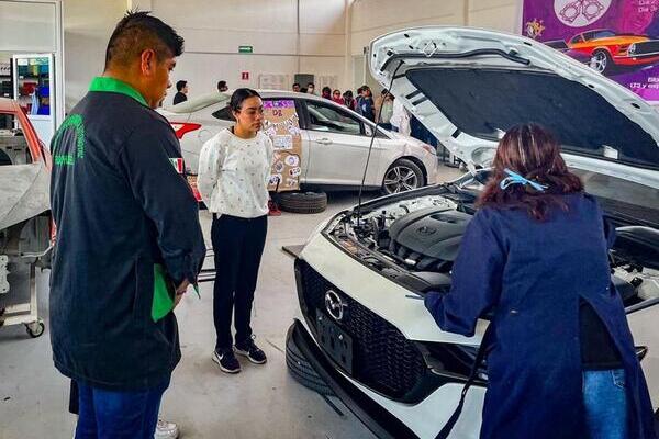 Empoderamiento femenino en el sector automotriz, compromiso de la UPTx