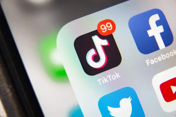 "Tenemos un comprador para TikTok", dijo Trump en una entrevista en la cadena Fox, y agregó que dará más detalles en "dos semanas"