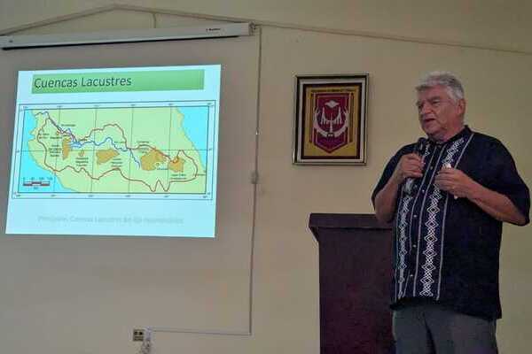 Esta Feria del Conocimiento de la Biología contribuye al compromiso de la UATx con una formación científica vinculada al entorno