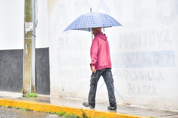 Ayuntamiento de Tlaxcala pide extremar precauciones ante efectos del huracán “Erick”