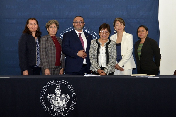 BUAP | Transforman la vida de los jóvenes y de sus familias: Rectora Lilia Cedillo