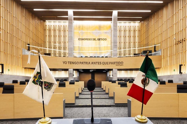 El Congreso como La Chimoltrufia así como dice una cosa, dice otra