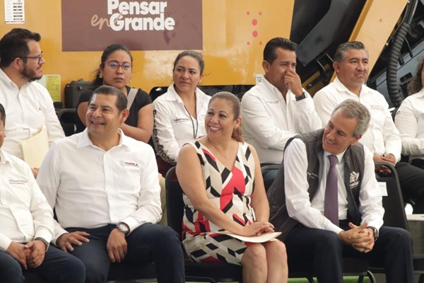 En Puebla se da prioridad a la gente, afirma Laura Artemisa en inicio de rehabilitación vial en Totimehuacan