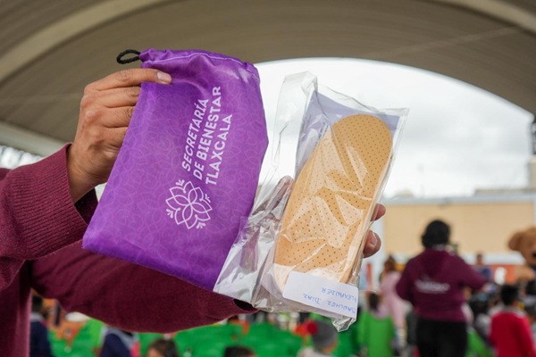 Entrega Secretaría de Bienestar de Tlaxcala plantillas ortopédicas a 167 niñas y niños