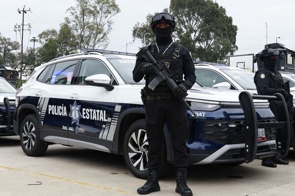 Además de la detención de las personas, la SSP Puebla también destaca el decomiso de 696 envoltorios que contenían droga
