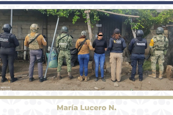 La detenida, las dosis de droga, el arma y el inmueble de Huaquechula, quedaron a disposición del Agente del Ministerio Público