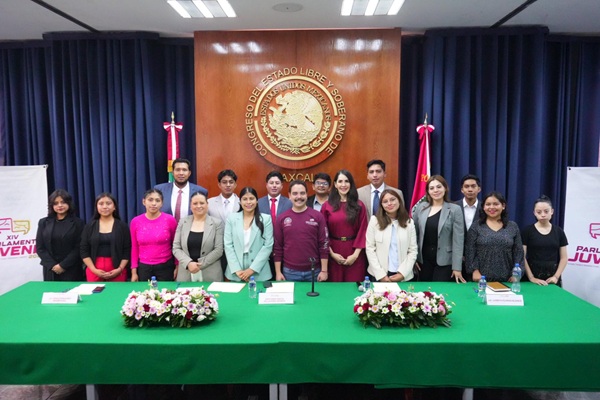 Impulsan talento joven en el segundo día del Parlamento Juvenil 2025 en el Congreso de Tlaxcala