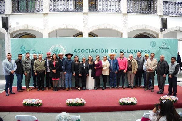 Presentan en Congreso de Tlaxcala a la marca “Auténtico Pulque de Nanacamilpa”