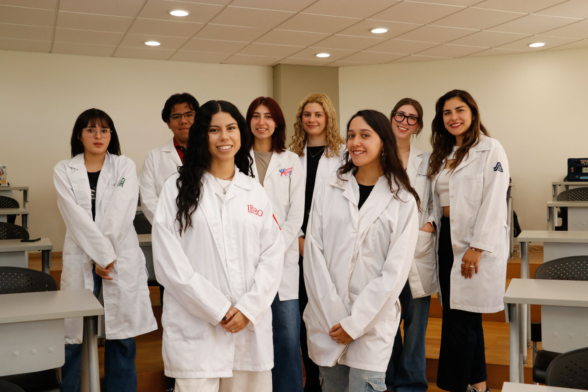 Más de 20 latinas y latinos en Nueva York han encontrado un refugio para el corazón y una mano extendida en el programa Amiga Confidente