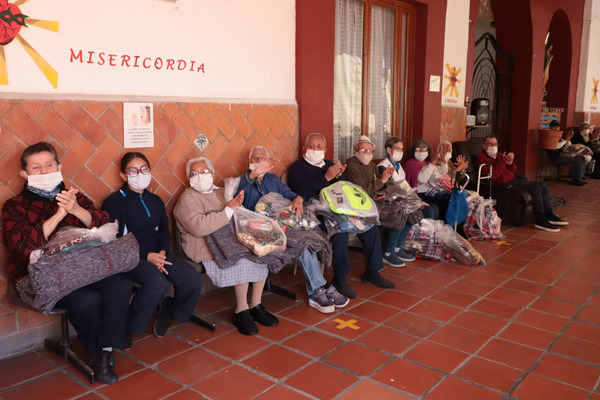 Casi una veintena de asilos operan en Puebla. Los precios de atención privada va de 7 mil hasta 70 mil pesos al mes.