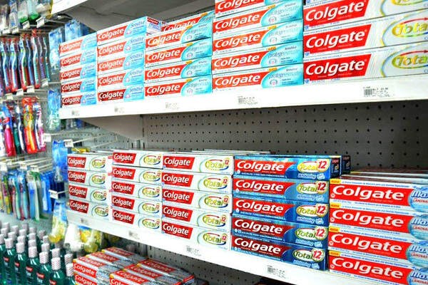 Dejará de fabricar la pasta Colgate Total Active Prevention Clean Mint tras una investigación relacionada con los saborizantes en su fórmula