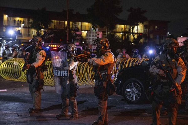 Trump ordena el despliegue de la Guardia Nacional en Los Ángeles ante protestas
