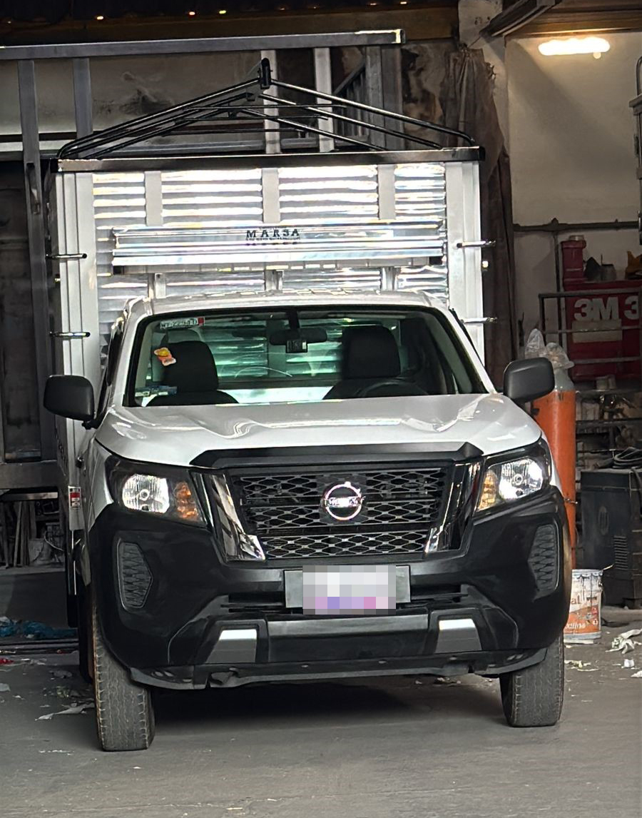 La policía municipal de Puebla localizó la camioneta marca Nissan NP 300, color blanco, sobre calle Vicente Suárez y Benito Juárez