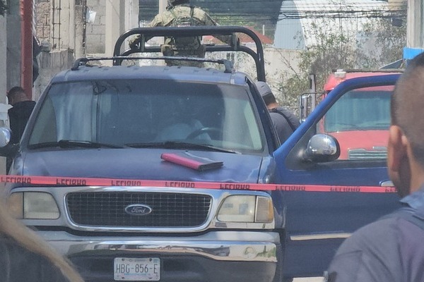 Matan a balazos a un hombre a bordo de camioneta en Amozoc, Puebla