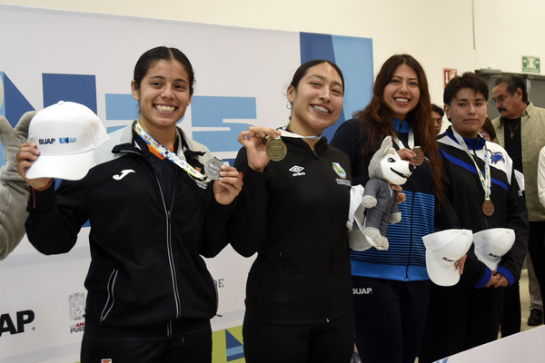 BUAP | Premia la rectora Lilia Cedillo a campeones de Box; atletas lograron seis medallas