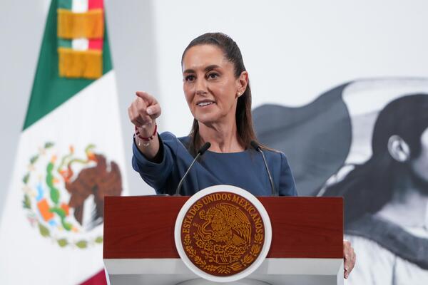 Gobierno de México ahorra 12 mil mdp por compr de medicamento e insumos con subasta inversa: Sheinbaum
