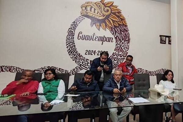 Vecinos de Cuautempan impiden toma de protesta del Concejo Municipal por vínculos con exedil