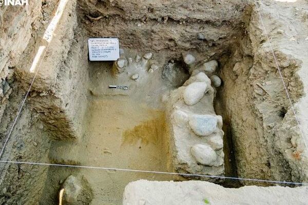 En el área del quiosco del Zócalo de Izúcar se excavaron tres pozos de sondeo, en los cuales el INAH recuperó las cinco osamentas humanas