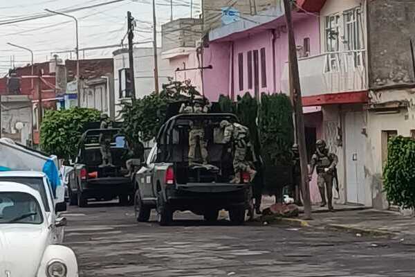 Era el cadáver de un hombre, a quien acusaban en el narcomensaje que presuntamente se dedicaba a cobrar piso a negocios del Mercado Hidalgo
