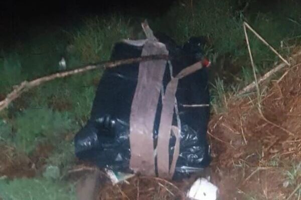 Abandonan maleta y bolsa con restos humanos en San Sebastián de Aparicio, Puebla