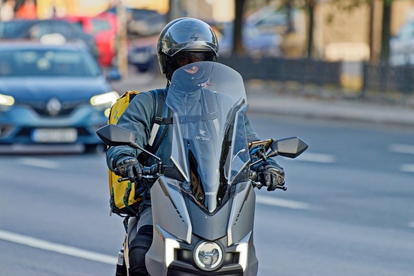 Ley Casco: motociclistas portarán código en lugar de placa, aprueba Comisión de Movilidad del Congreso de Puebla