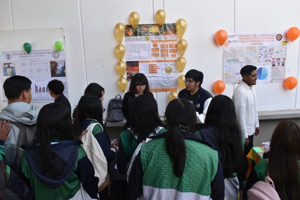 La actividad se efectuó en el campus Apizaquito de la FCBIyT-UATx para difundir el valor de la Química como ciencia clave para la innovación