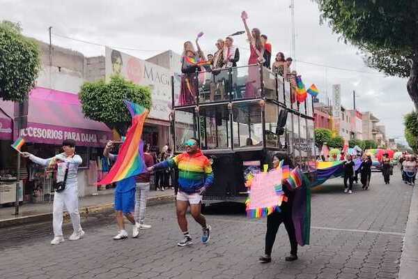 Realizan séptima Marcha de la Diversidad LGBTTTIQ en Tehuacán con el lema “Tod@s seremos HÉROES”