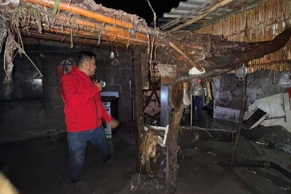 Tepeojuma e Izúcar registran graves inundaciones por lluvias y desbordamiento del río Nexapa