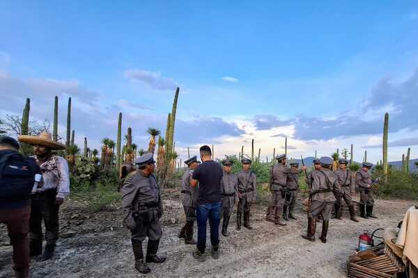 Película “La Hija del General” inicia filmación en Zapotitlán Salinas, con talento local