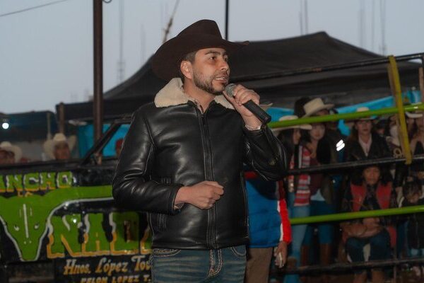 La conducta del presidente municipal de Cuyoaco, Iván Camacho Romero, pasa de lo anecdótico, más que un simple lord embriagado por el poder