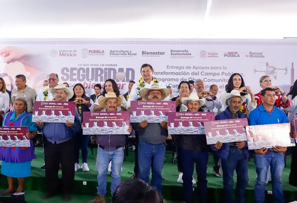 Armenta entrega apoyos por 24 mdp a once municipios de la región de Teziutlán y Tlatlauquitepec